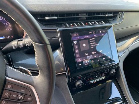 Certified 2022 Jeep Grand Cherokee L Laredo w/ Luxury Tech Group I AWD/4WD image 23