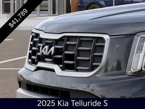 Certified 2025 Kia Telluride S image 12