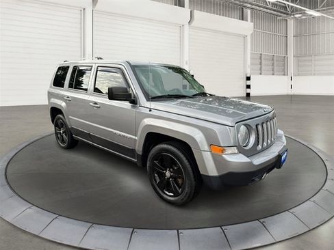 Used 2016 Jeep Patriot High Altitude image 7