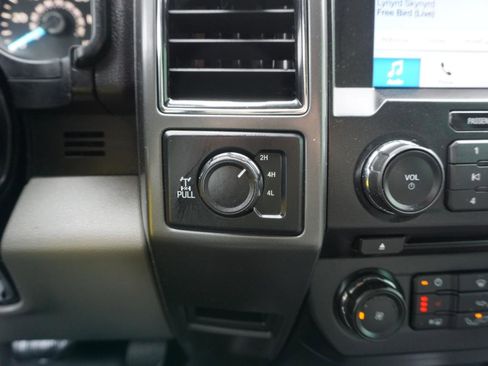 Used 2018 Ford F150 XLT w/ Equipment Group 302A Luxury AWD/4WD image 16
