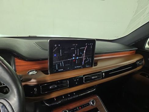 Used 2023 Lincoln Aviator Reserve w/ Elements Package Plus AWD/4WD image 19