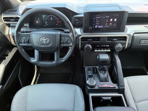 Used 2025 Toyota Tacoma SR5 AWD/4WD image 16
