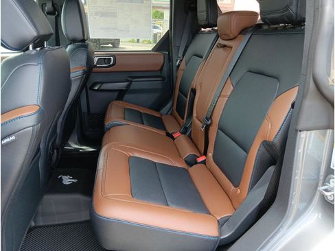 New 2024 Ford Bronco Outer Banks w/ Sasquatch Package image 11