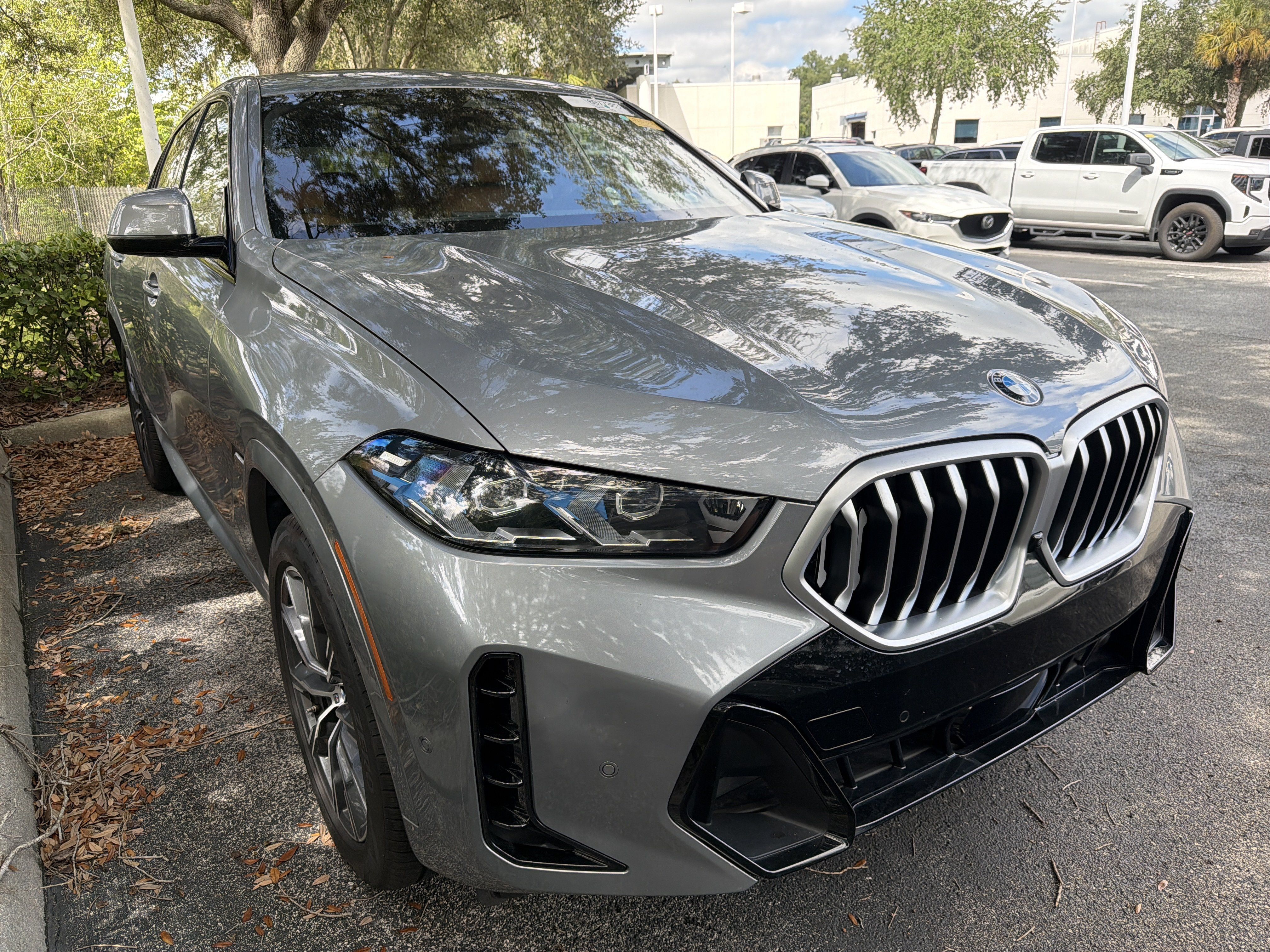 Certified 2026 BMW X6 xDrive40i AWD/4WD image 1