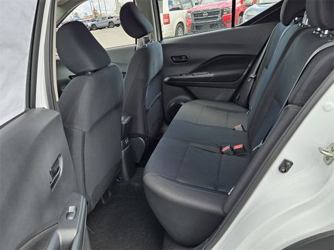 New 2025 Nissan Kicks Play S image 4