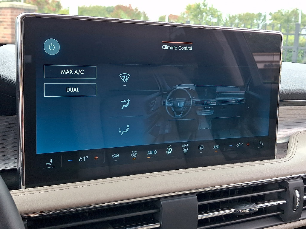 Used 2025 Lincoln Corsair FWD image 15