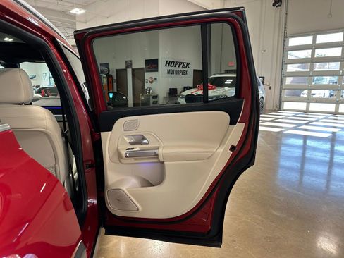 Used 2021 Mercedes-Benz GLB 250 w/ Premium Package image 42