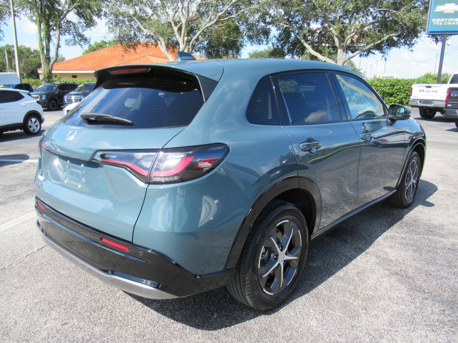 Used 2025 Honda HR-V EX-L image 6