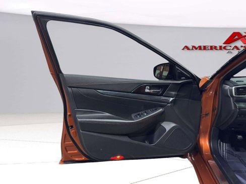 Used 2019 Nissan Maxima SR w/ Premium Package image 21