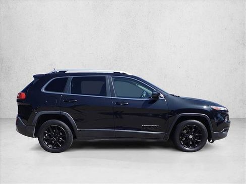 Used 2015 Jeep Cherokee Latitude FWD image 4