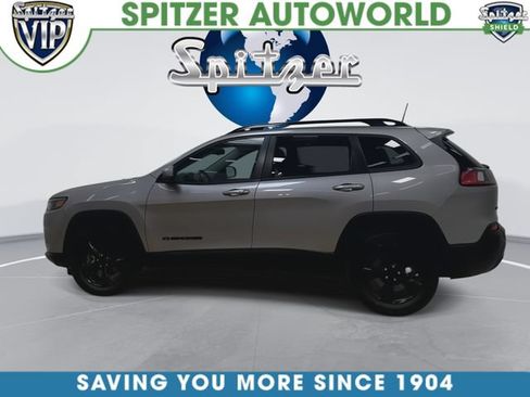Used 2020 Jeep Cherokee Latitude Plus AWD/4WD image 7