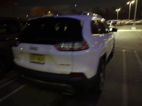 Used 2020 Jeep Cherokee Limited image 18