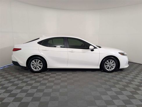 Used 2026 Toyota Camry LE w/ Convenience Package FWD image 4