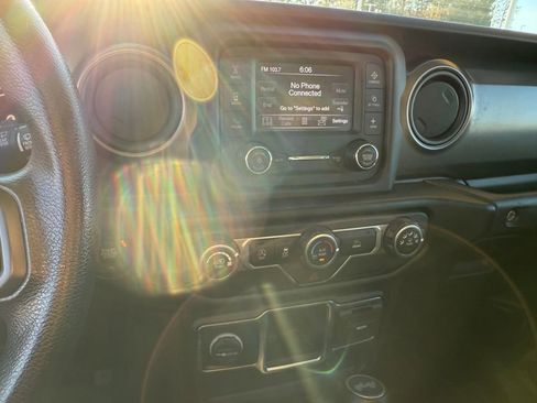 Used 2021 Jeep Wrangler Unlimited Sport image 7