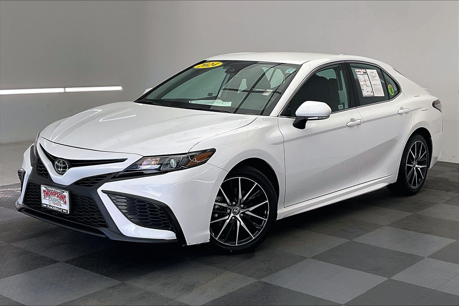 Used 2024 Toyota Camry SE w/ Convenience Package FWD image 12