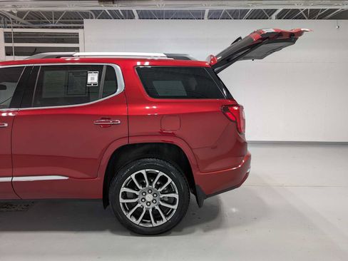 Used 2023 GMC Acadia Denali AWD/4WD image 11