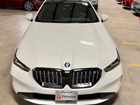 Used 2025 BMW 530i xDrive image 12