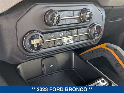 Used 2023 Ford Bronco Badlands AWD/4WD image 17