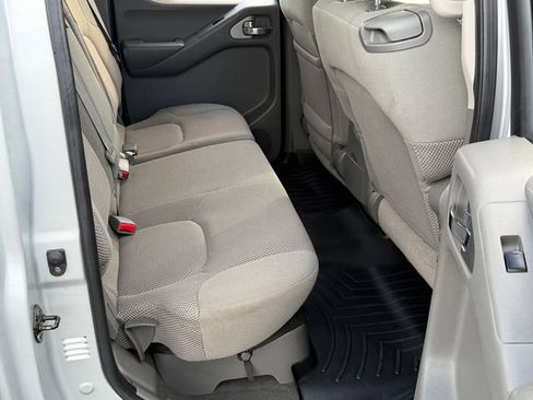 Used 2007 Nissan Frontier SE w/ SE Value Truck Pkg RWD image 21