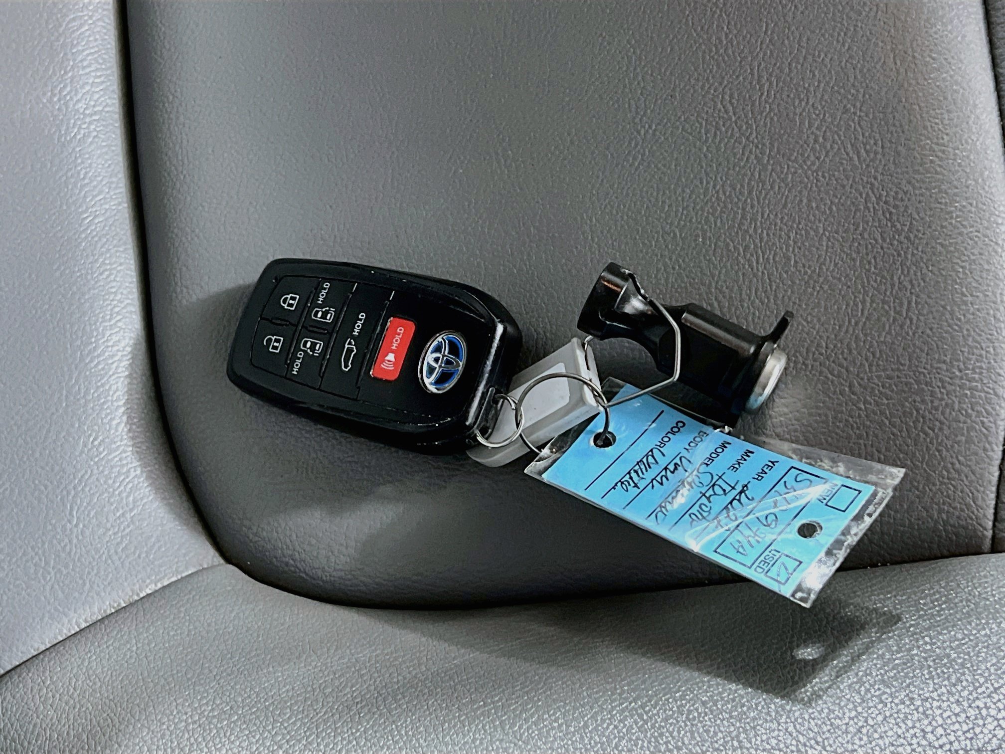 Used 2022 Toyota Sienna XLE FWD image 36