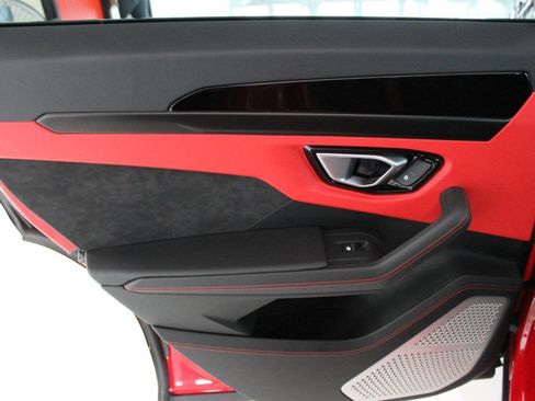 Used 2023 Lamborghini Urus S AWD/4WD image 23
