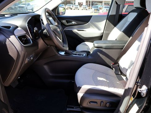 Used 2024 Chevrolet Equinox LS w/ LS Convenience Package image 16