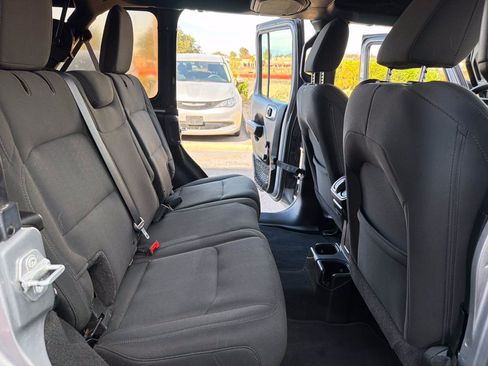 Used 2018 Jeep Wrangler Unlimited Sport AWD/4WD image 20