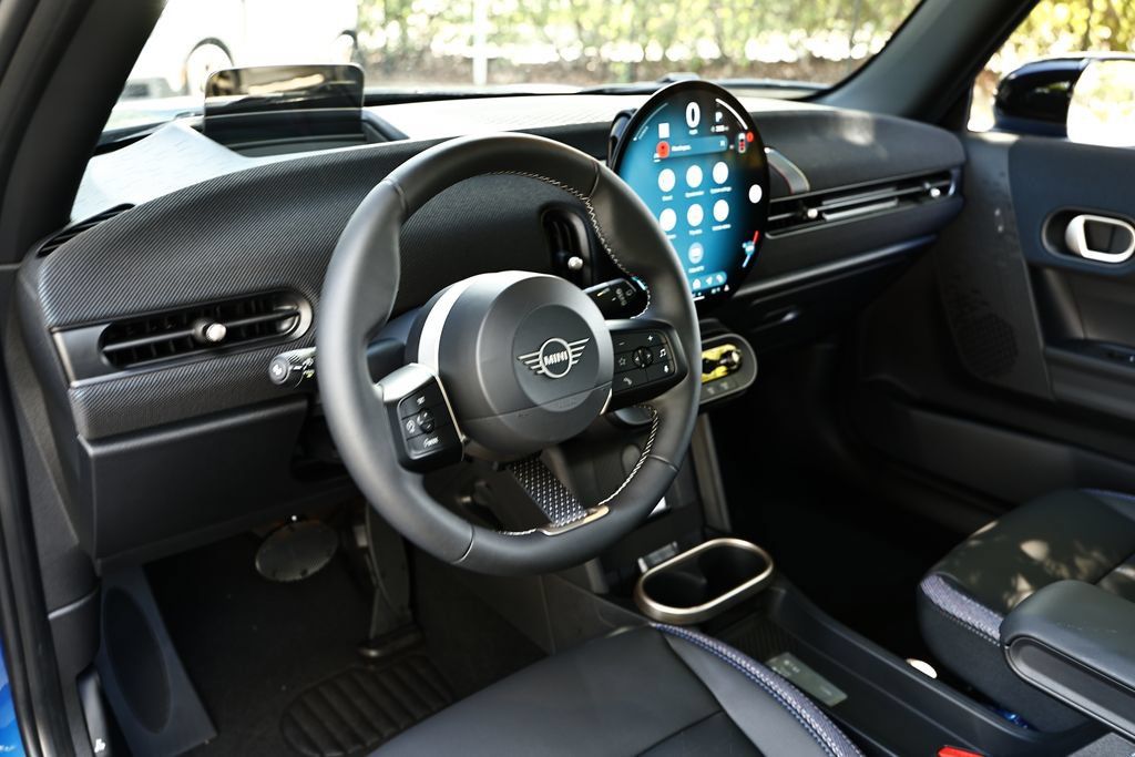 New 2026 MINI Cooper 2-Door Hardtop FWD image 19