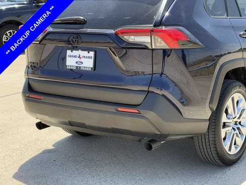 Used 2025 Toyota RAV4 XLE Premium FWD image 8