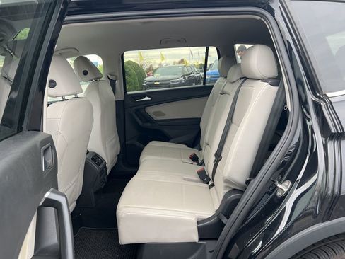 Used 2021 Volkswagen Tiguan SE image 25
