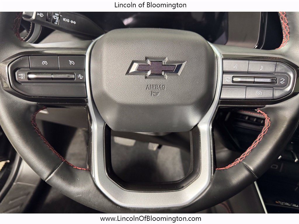 Used 2025 Chevrolet Colorado Z71 AWD/4WD image 18