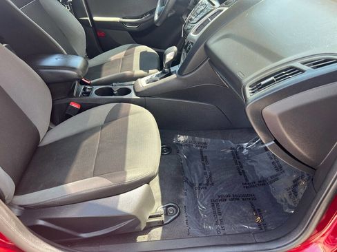 Used 2014 Ford Focus SE image 10