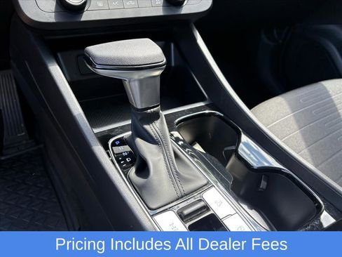 Used 2025 Hyundai Santa Cruz SE AWD/4WD image 23