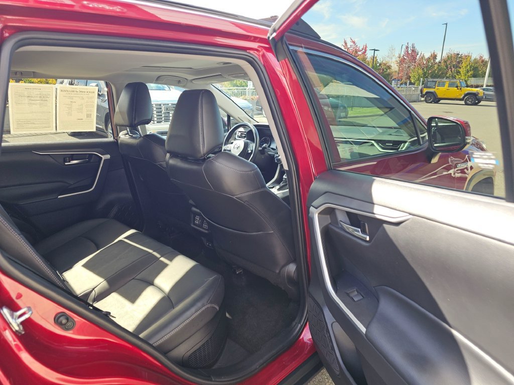 Used 2021 Toyota RAV4 XLE Premium AWD/4WD image 15