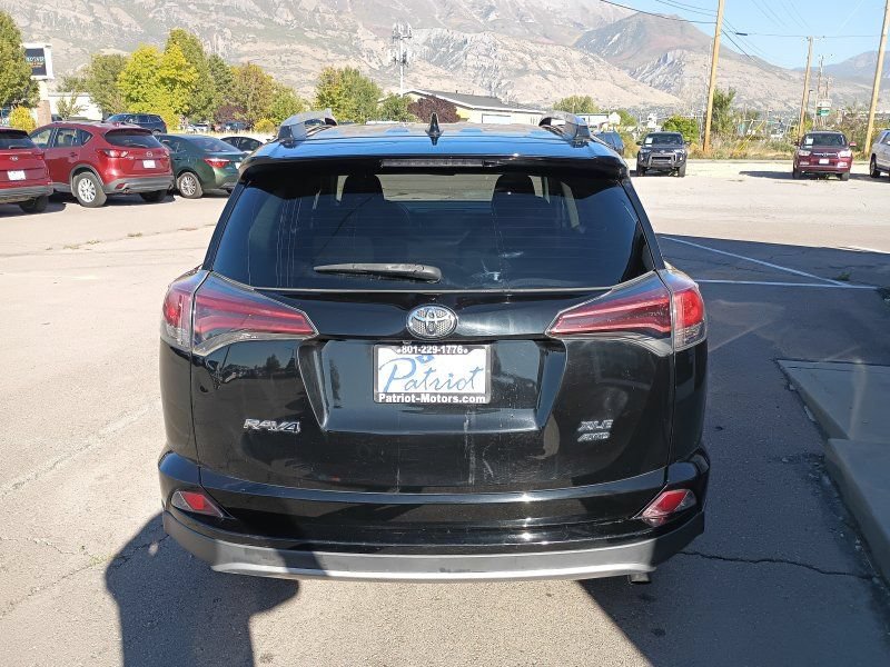 Used 2017 Toyota RAV4 XLE w/ All Weather Liner Package AWD/4WD image 4