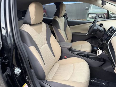 Used 2017 Toyota Prius Two w/ Prius Two Safety Plus Package image 18