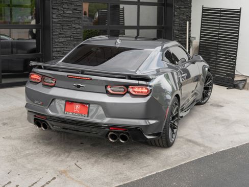 Used 2019 Chevrolet Camaro ZL1 RWD image 10