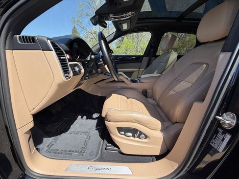 Used 2019 Porsche Cayenne AWD/4WD image 12