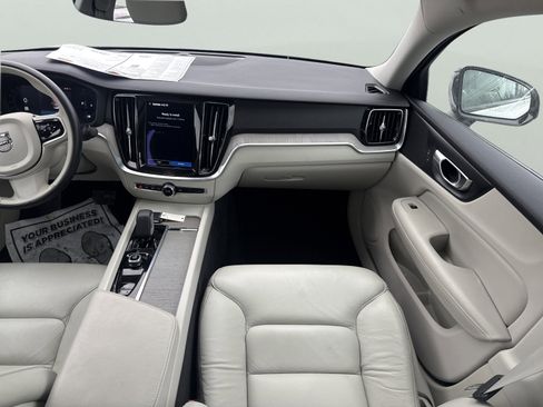 Used 2023 Volvo S60 B5 Plus image 11