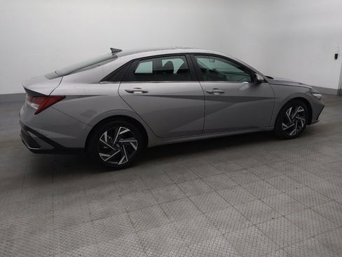 Used 2025 Hyundai Elantra SEL image 10