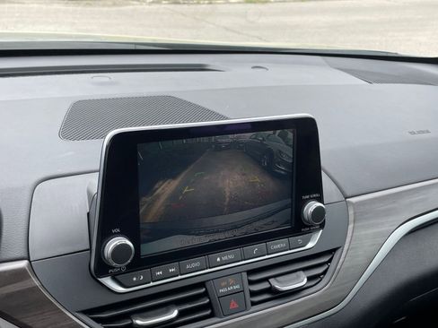 Used 2025 Nissan Altima 2.5 SV image 23