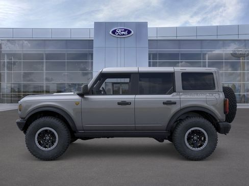 New 2026 Ford Bronco Badlands w/ Sasquatch Package AWD/4WD image 3