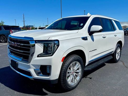 Used 2022 GMC Yukon SLT w/ SLT Premium Package AWD/4WD image 3
