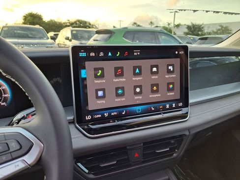 New 2026 Volkswagen Tiguan SE FWD image 10