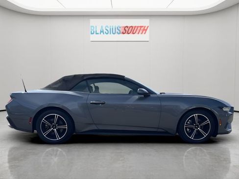 Used 2025 Ford Mustang Premium RWD image 3