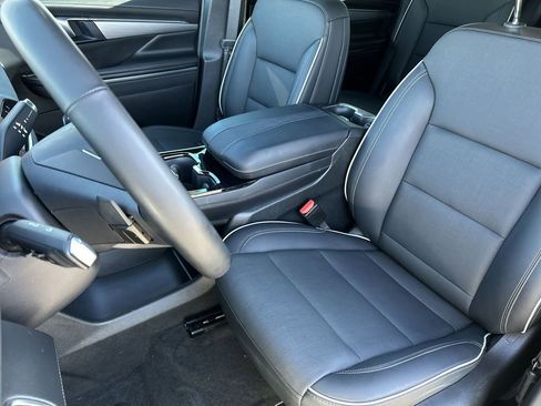 Used 2025 Buick Enclave Preferred image 19