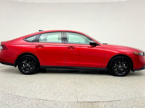 Used 2025 Honda Accord SE image 4