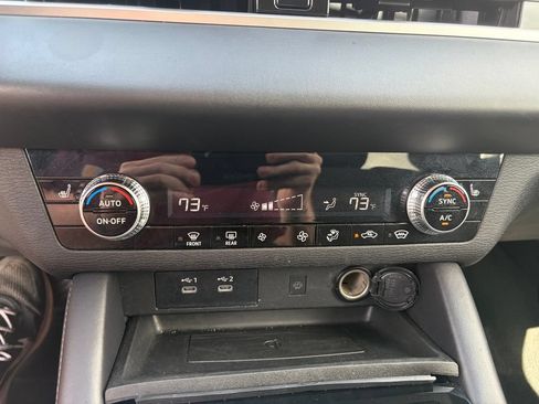 Used 2025 Mitsubishi Outlander SE AWD/4WD image 16
