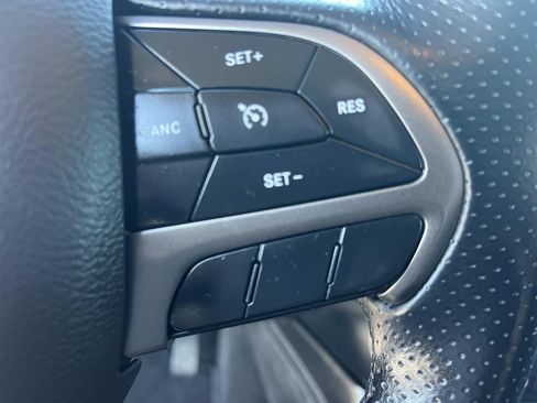 Used 2022 Dodge Durango SXT w/ Anodized Platinum Package AWD/4WD image 30
