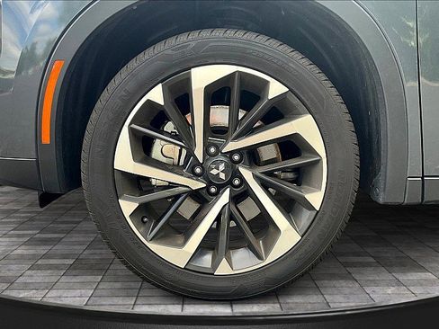 Used 2024 Mitsubishi Outlander SE image 13
